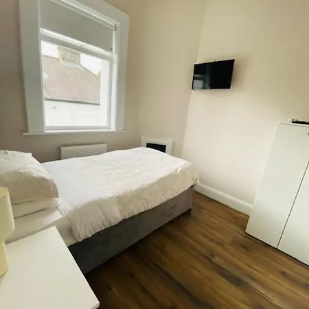 Baldara House Guest house *